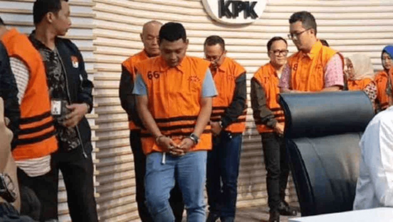 KPK Geledah Rumah Irvian ‘Sultan’ Kemnaker, Sita Uang Dolar dan Bukti Elektronik