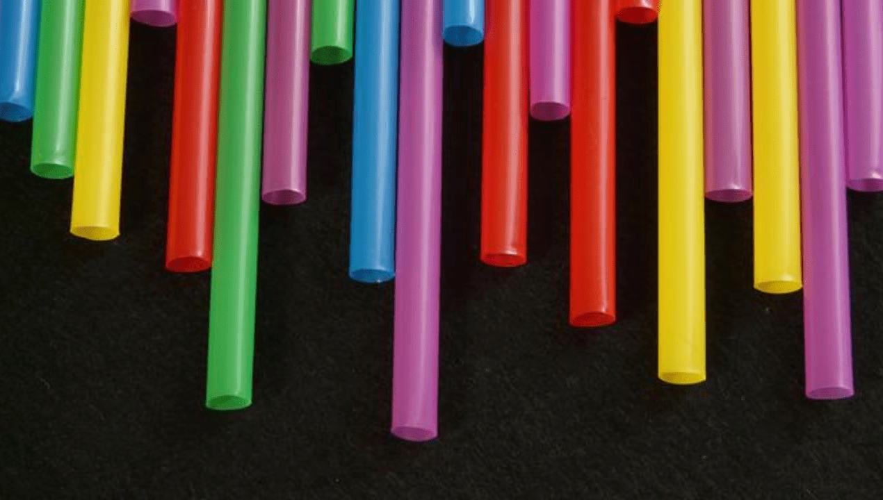 Bahaya Sedotan Plastik untuk Lingkungan dan Kesehatan