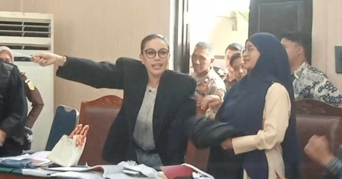 Nikita Mirzani Dituntut 11 Tahun Penjara Kasus Pemerasan