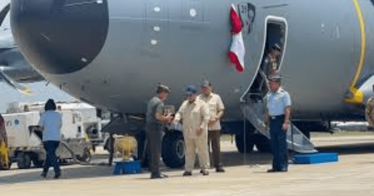Prabowo Serahkan A400M TNI