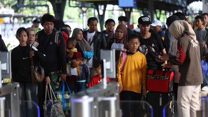 Tiket Kereta Lebaran: Antusiasme Tinggi Pemudik