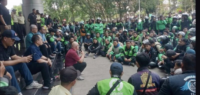 Pengemudi Ojol Protes Sistem QR Unpad, Apa Alasannya?