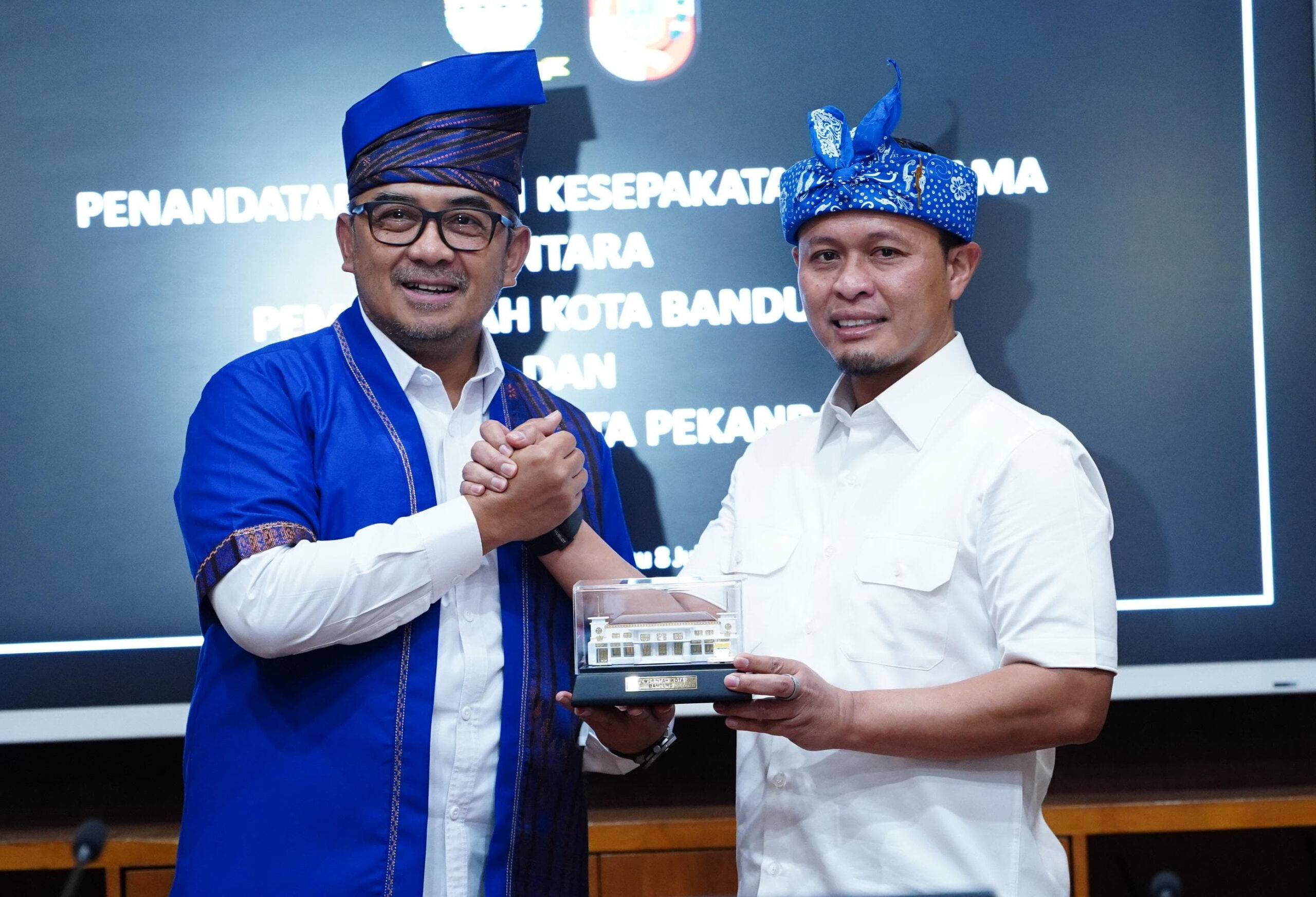 Pekanbaru bandung: Pekanbaru Teken MoU dengan Bandung untuk…